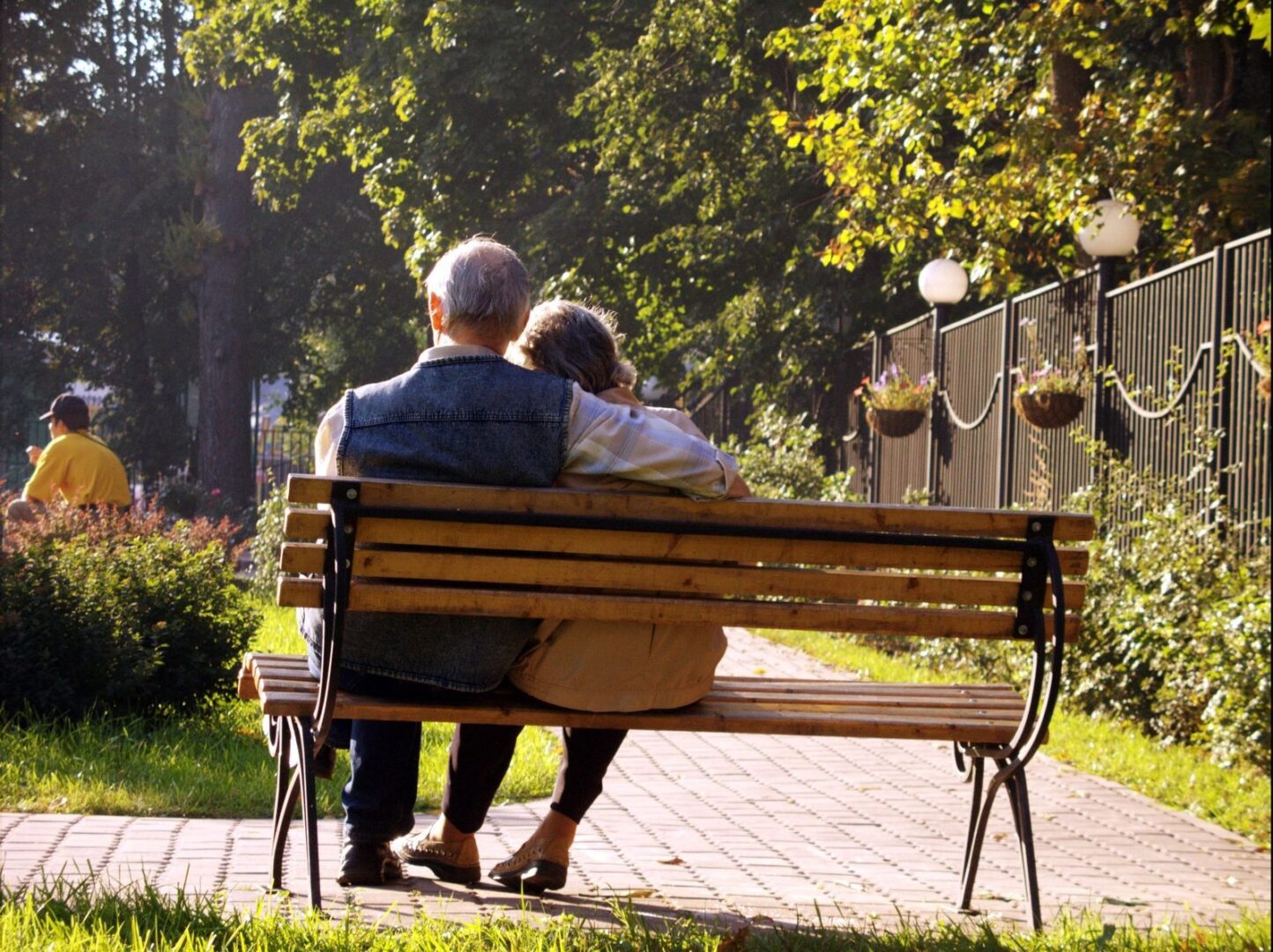 image of an old couple in a bench